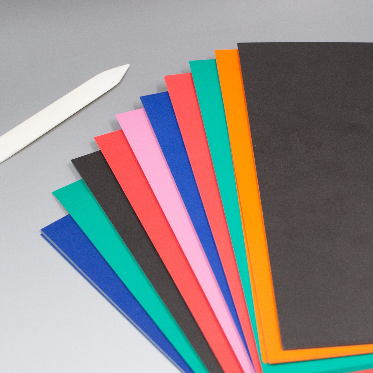 zweifarbiger Karton A4 100 Bögen 150g, 10 Farben