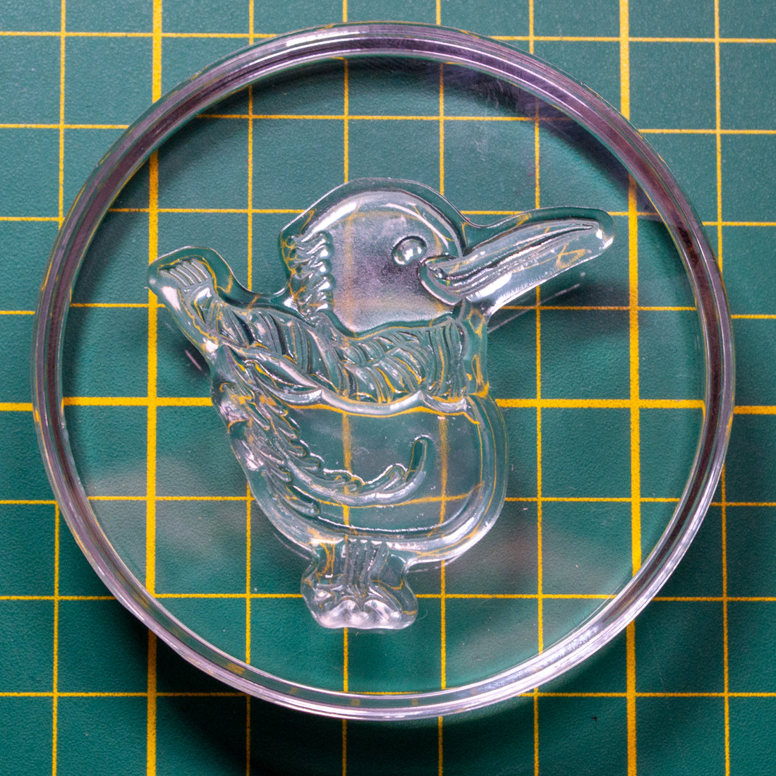Kreative Gestaltung leicht gemacht: Erfahre, wie du Silikonstempel, insbesondere Clear Stamps, optimal nutzt. Entdecke den Hauptunterschied zu Gummi-Stempeln und erlebe präzise Positionierung für deine DIY-Projekte mit Stanzi.
