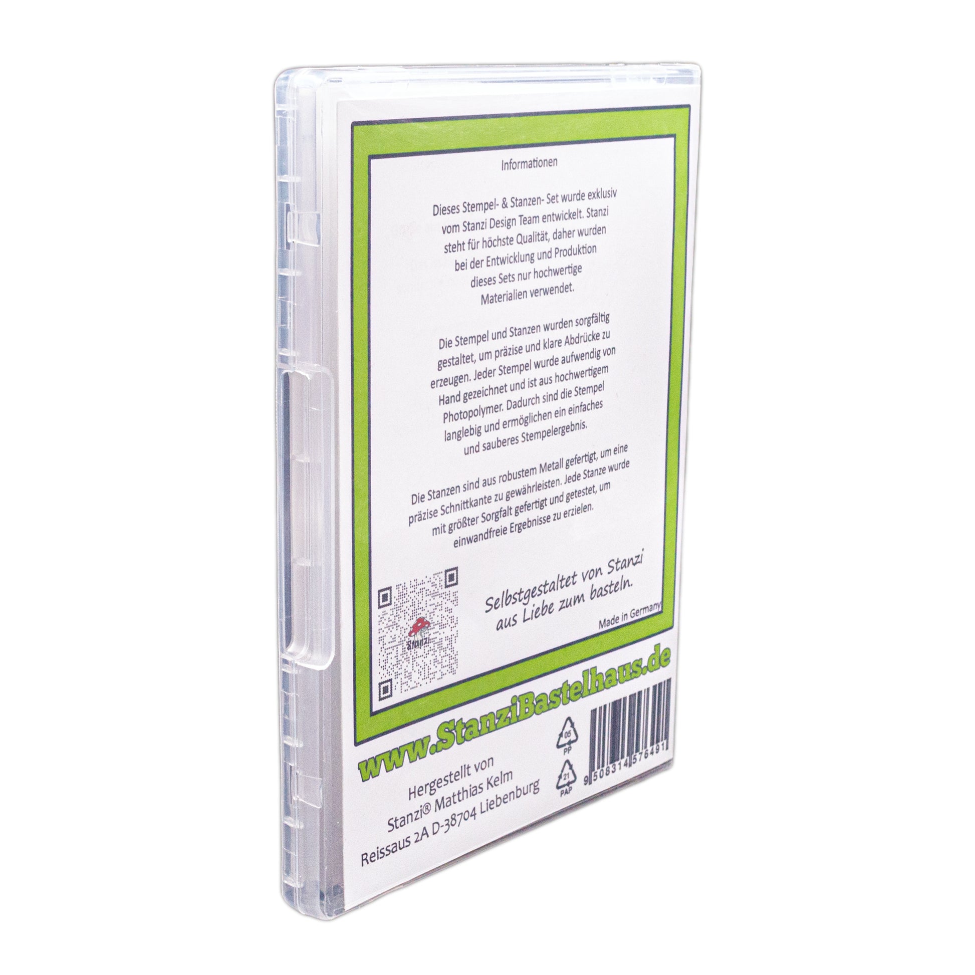 Rückseite des Stanzi® Bastelsets im DVD-Case, schräg aus 45°-Winkel aufgenommen