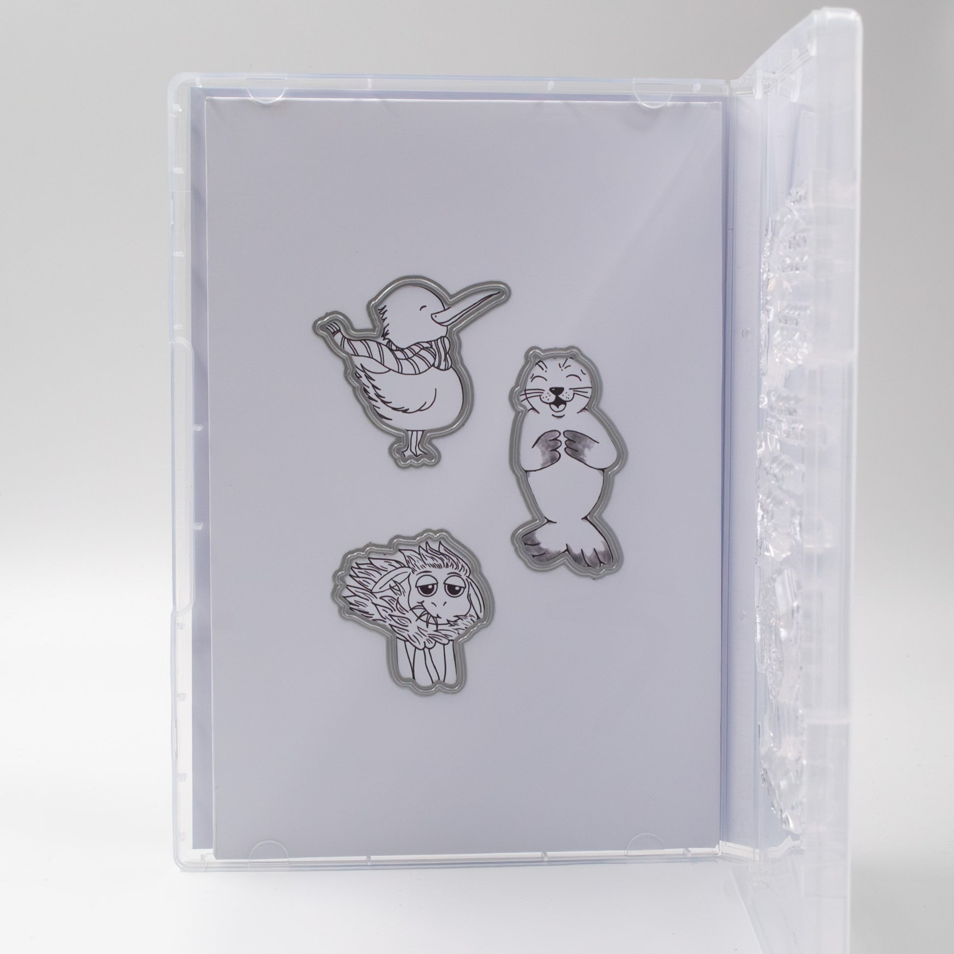 Detailaufnahme der Stanzi® Stanzschablonen auf Magnetpapier im geöffneten Case